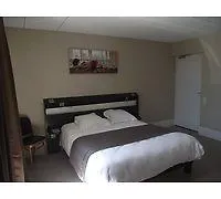 Des Bourbons Hotel