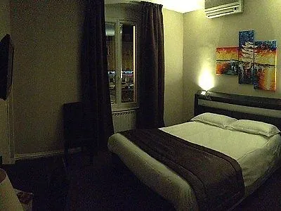 Hotel Des Bourbons 3*